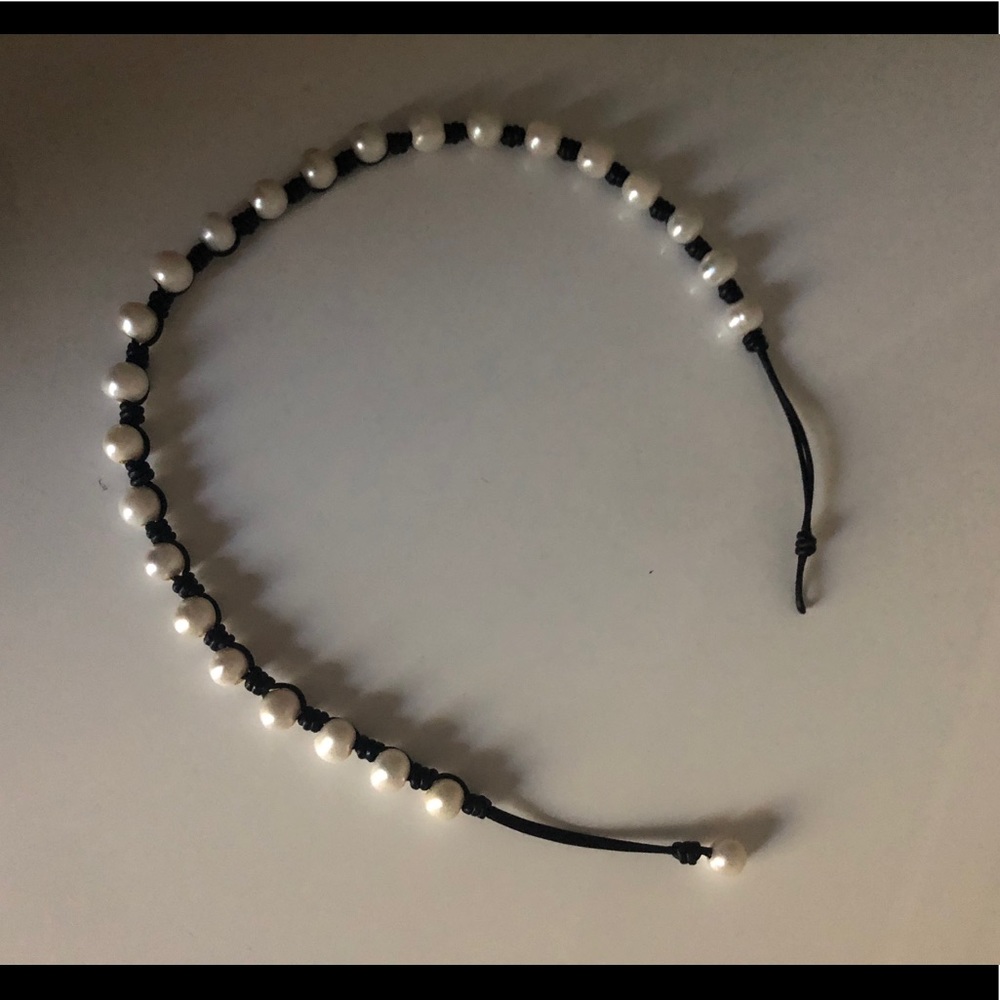Pearl choker necklace
